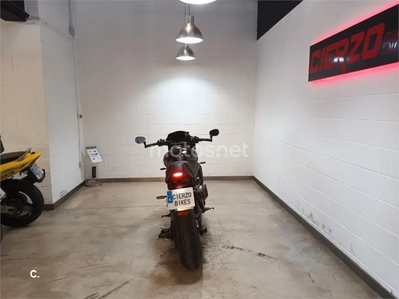 Yamaha XSR 900 – Vista 24