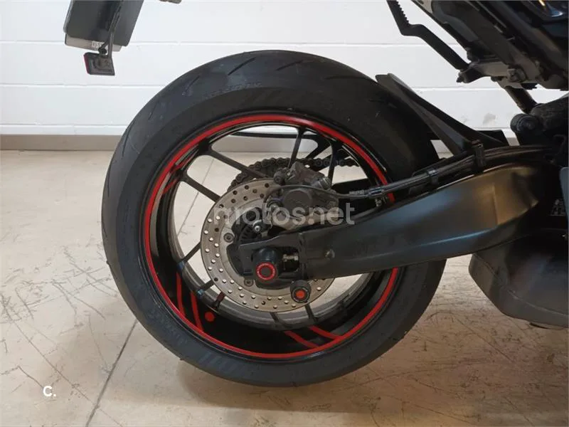 Yamaha XSR 900 – Vista 27