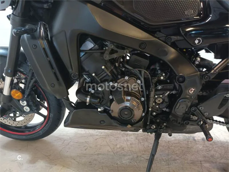 Yamaha XSR 900 – Vista 29