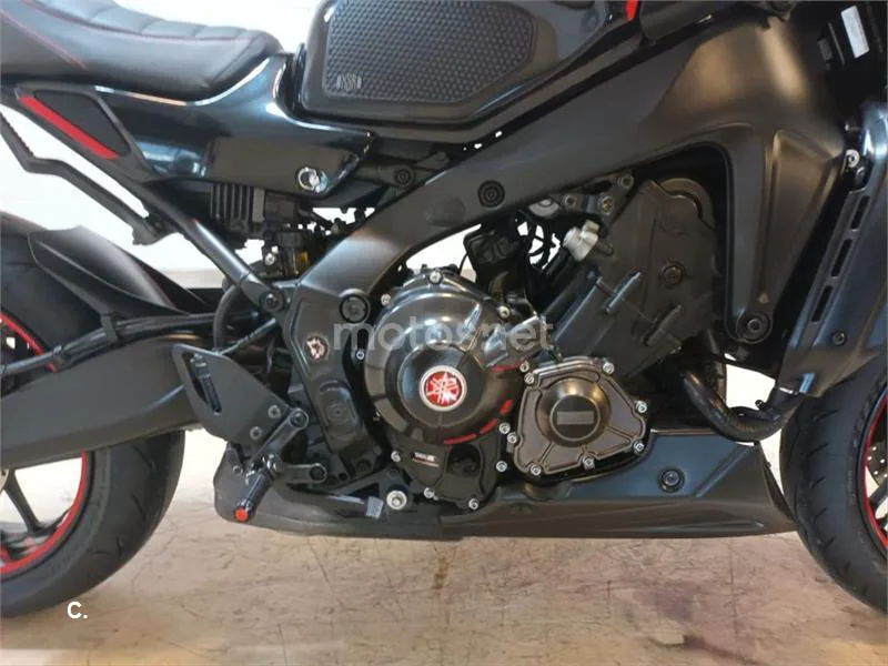 Yamaha XSR 900 – Vista 30