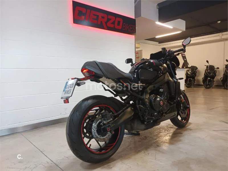 Yamaha XSR 900 – Vista 6
