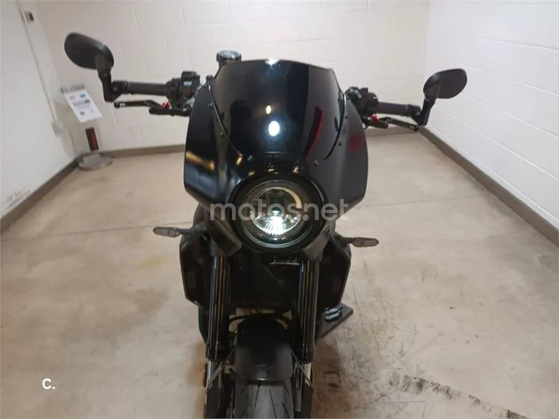 Yamaha XSR 900 – Vista 8