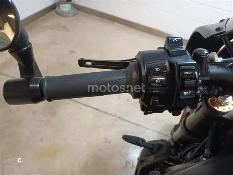 Yamaha XSR 900 – Vista 10