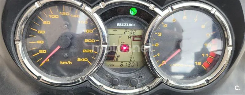 Suzuki V-Strom 1000 – Vista 9