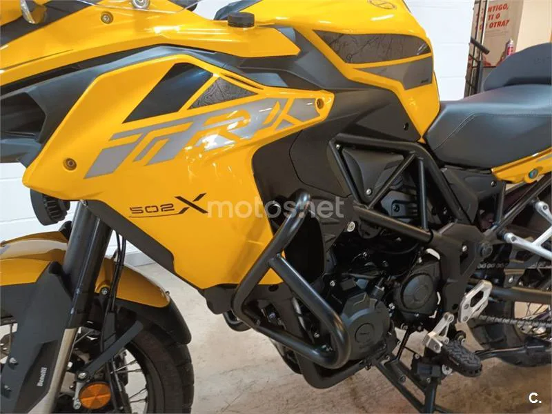 Benelli TRK 502 – Vista 16