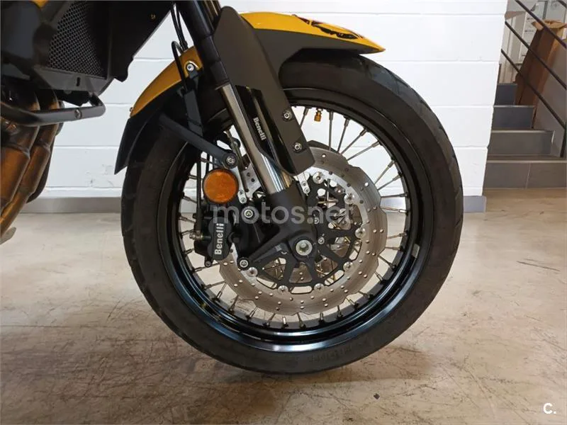 Benelli TRK 502 – Vista 20
