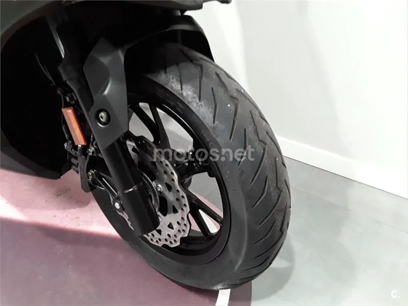 Kymco DTX 125 – Vista 8
