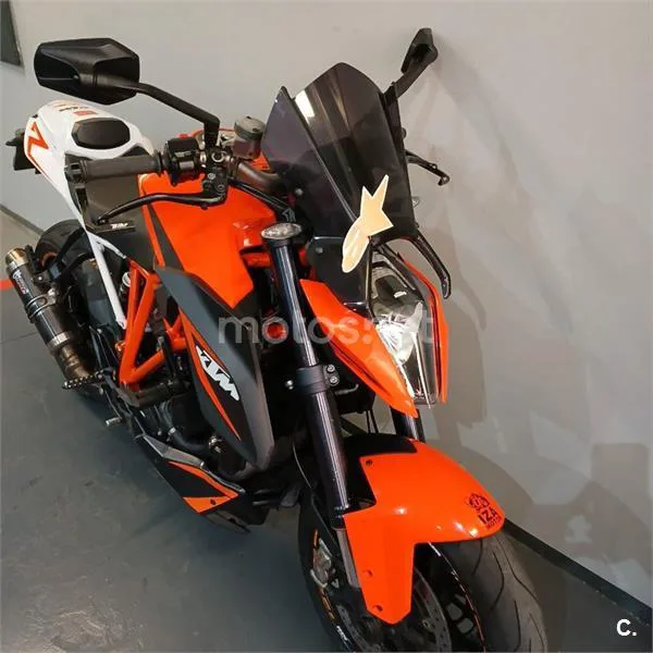 KTM 1290 Super Duke R – Vista 15