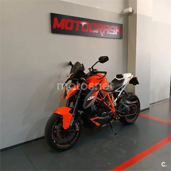KTM 1290 Super Duke R – Vista 5