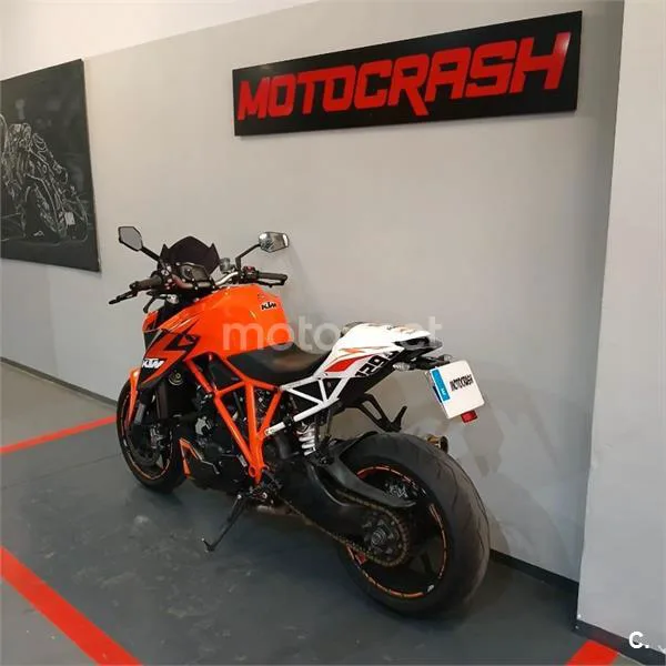KTM 1290 Super Duke R – Vista 6