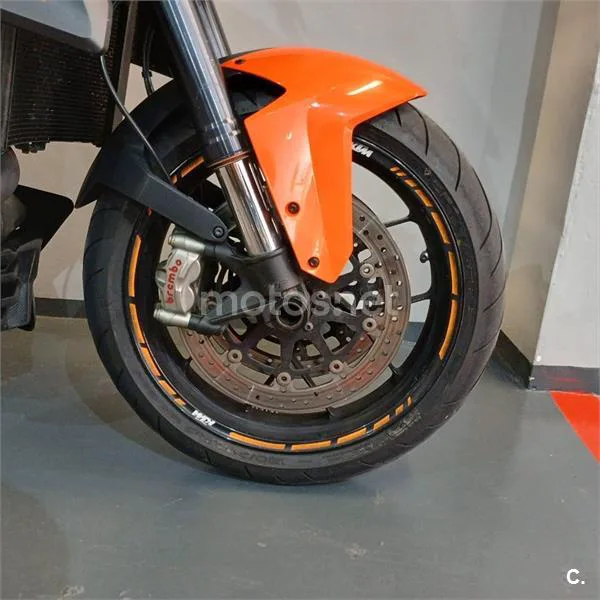 KTM 1290 Super Duke R – Vista 10