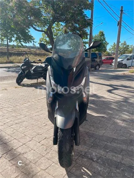 Yamaha XMAX 400 – Vista 12