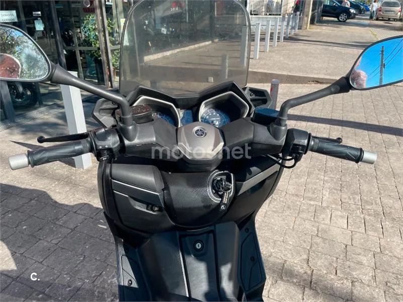 Yamaha XMAX 400 – Vista 4