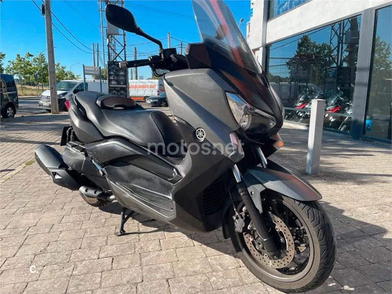 Yamaha XMAX 400 – Vista 7