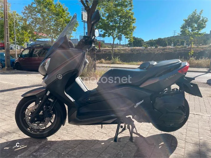 Yamaha XMAX 400 – Vista 9