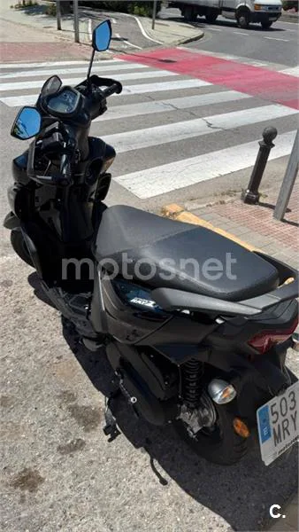 Yamaha RayZR 125 - Vista 3