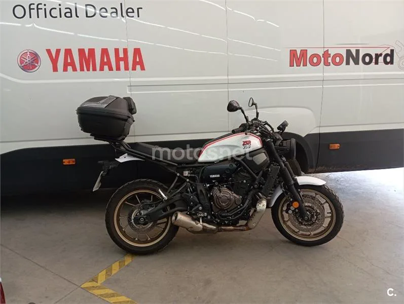 Yamaha XSR 700 – Vista 7