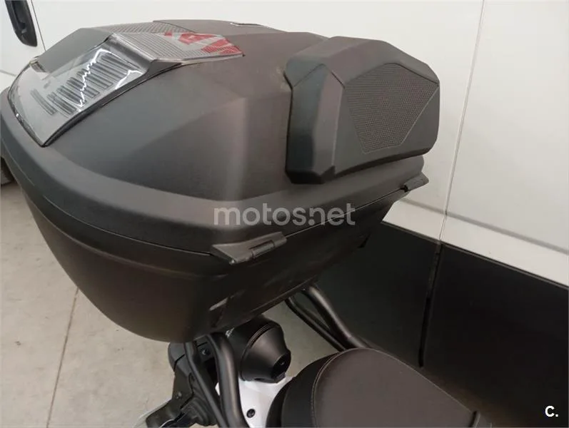 Yamaha XSR 700 – Vista 10