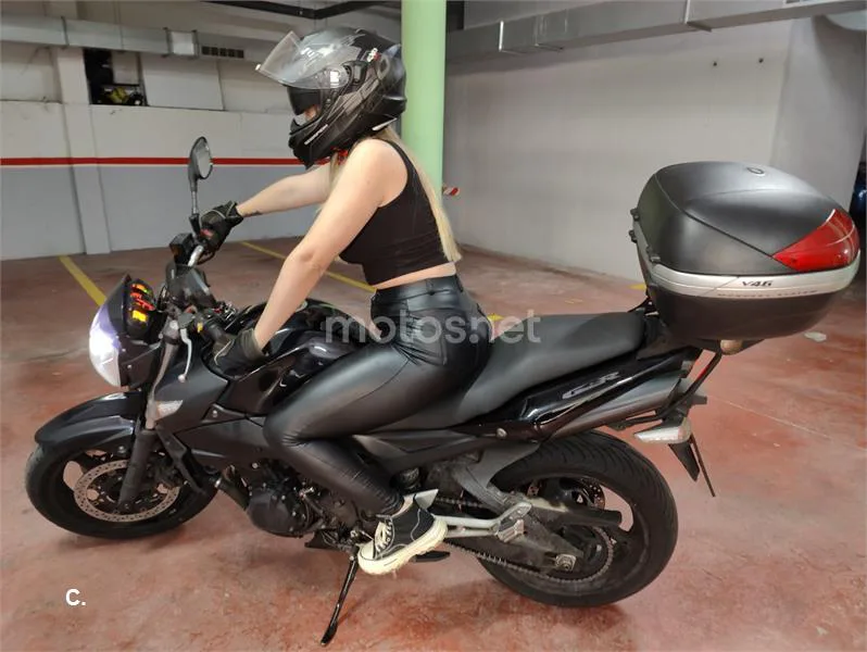 Suzuki GSR 600 – Vista 15