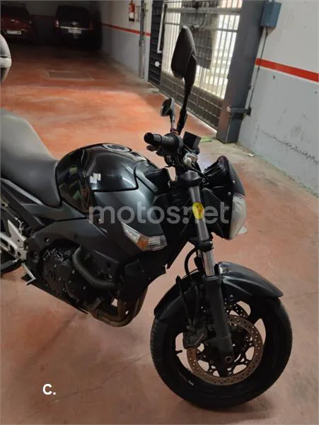 Suzuki GSR 600 – Vista 4