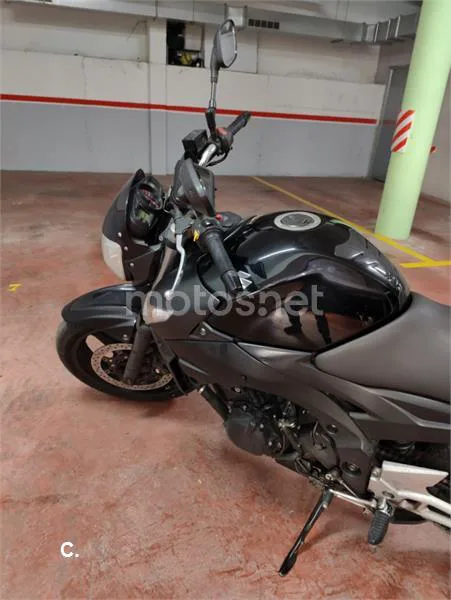 Suzuki GSR 600 – Vista 7