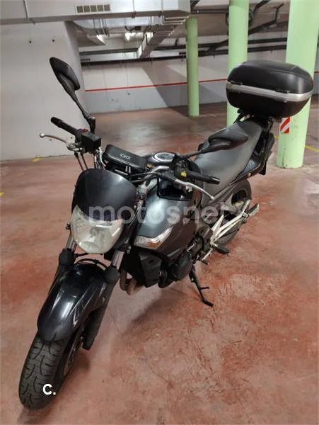 Suzuki GSR 600 – Vista 9