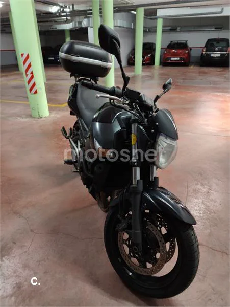 Suzuki GSR 600 – Vista 10