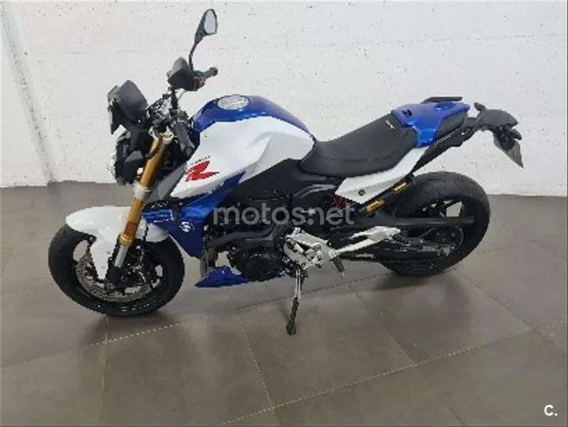 BMW F 900 R – Vista 3