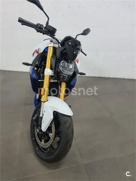 BMW F 900 R – Vista 4