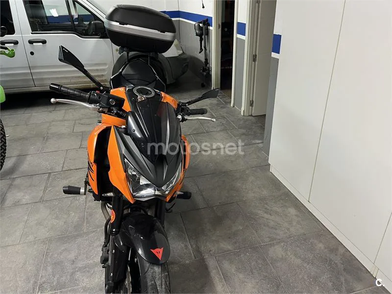 Kawasaki Z800 – Vista 4