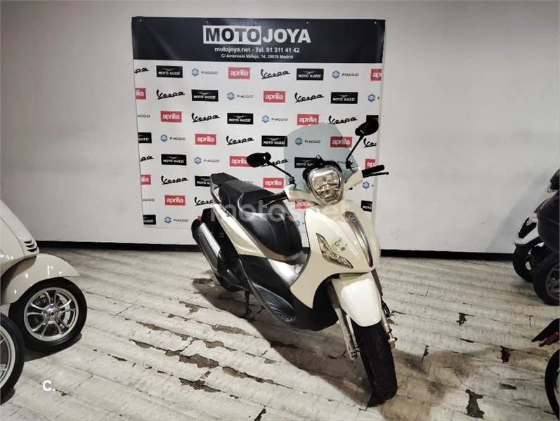 Piaggio Beverly Sport Touring 350 – Vista 4