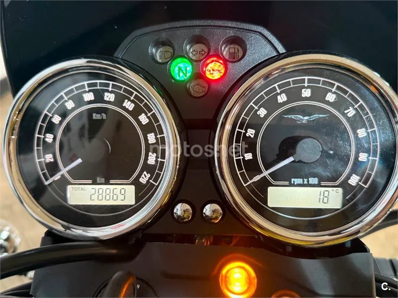 Moto Guzzi V7 II – Vista 3
