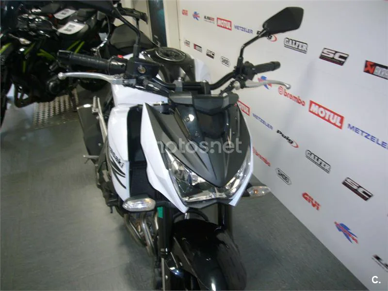 Kawasaki Z800 – Vista 4