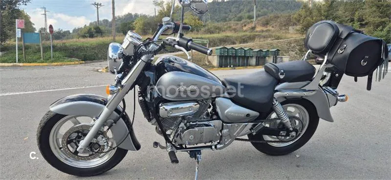 Hyosung Aquila GV 250 – Vista 5