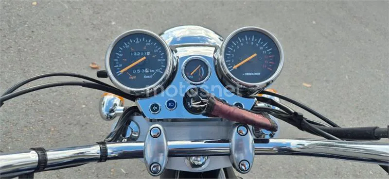 Hyosung Aquila GV 250 – Vista 7