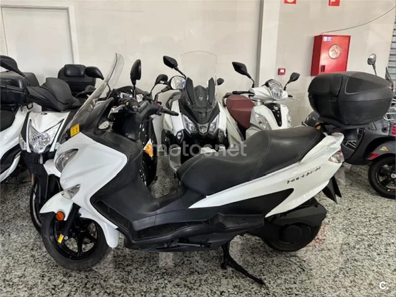 Suzuki Burgman 125 2900 € 2017 Málaga - 1