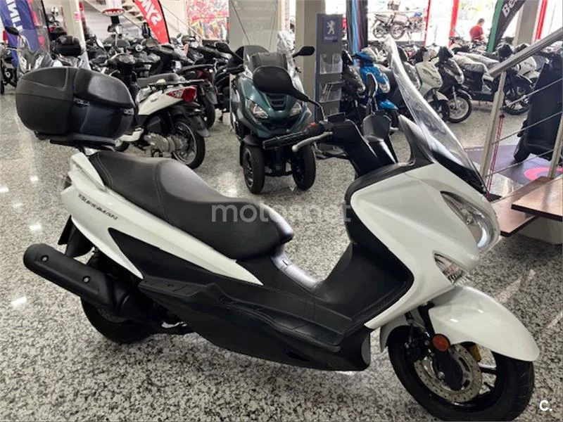 Suzuki Burgman 125 - Vista 5