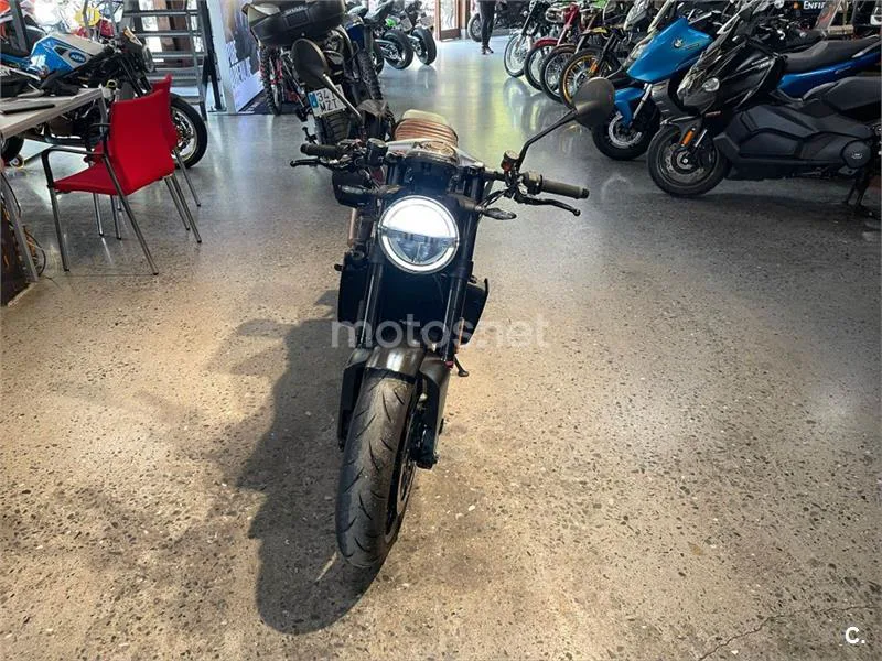 Husqvarna Vitpilen – Vista 4