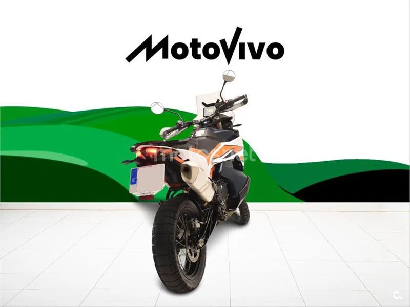 KTM 890 – Vista 4
