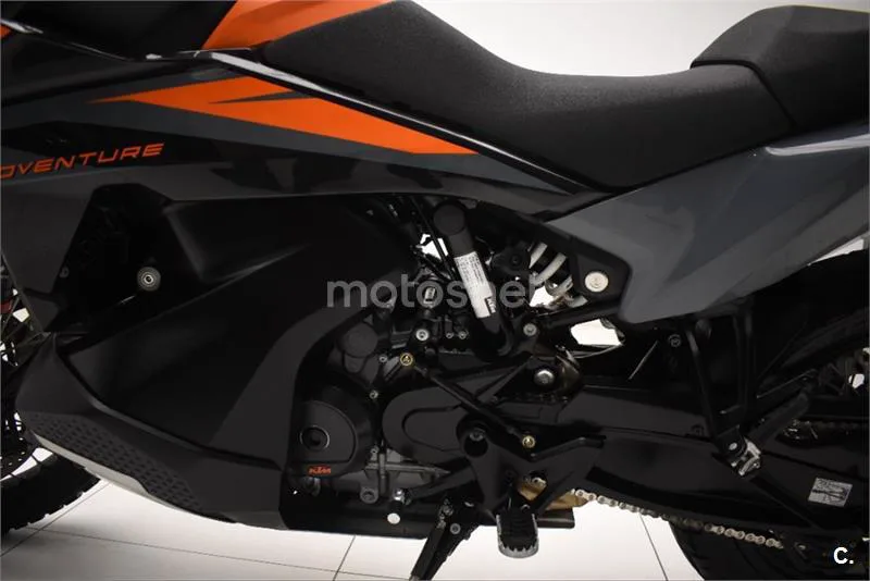 KTM 890 – Vista 10