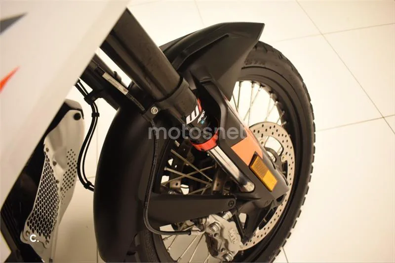 KTM 790 – Vista 12