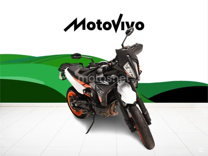 KTM 890 – Vista 3