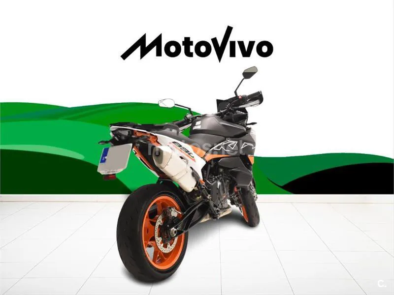 KTM 890 – Vista 4