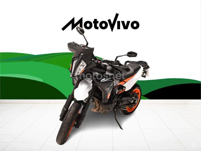 KTM 890 – Vista 7