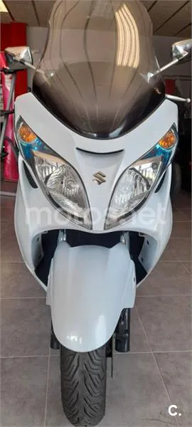 Suzuki Burgman 400 – Vista 4