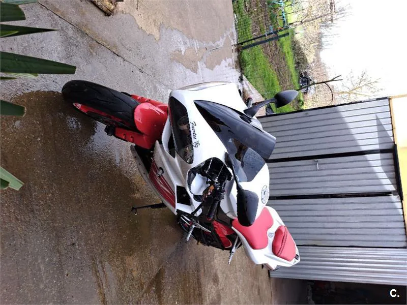 Yamaha R1 – Vista 3