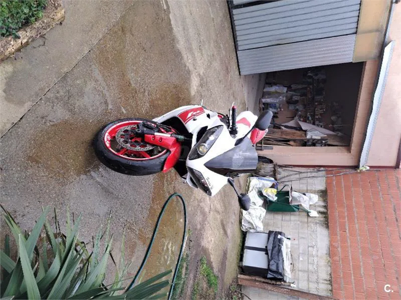 Yamaha R1 – Vista 4