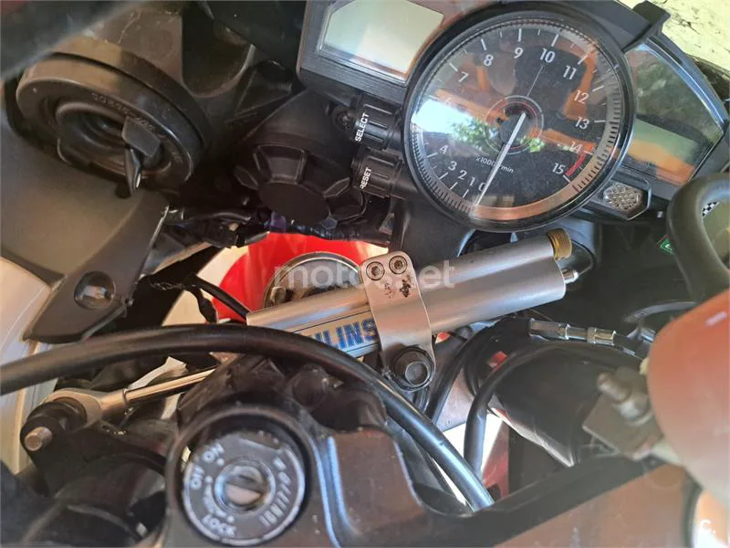 Yamaha R1 – Vista 8