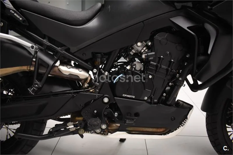 CFMOTO 800MT – Vista 10