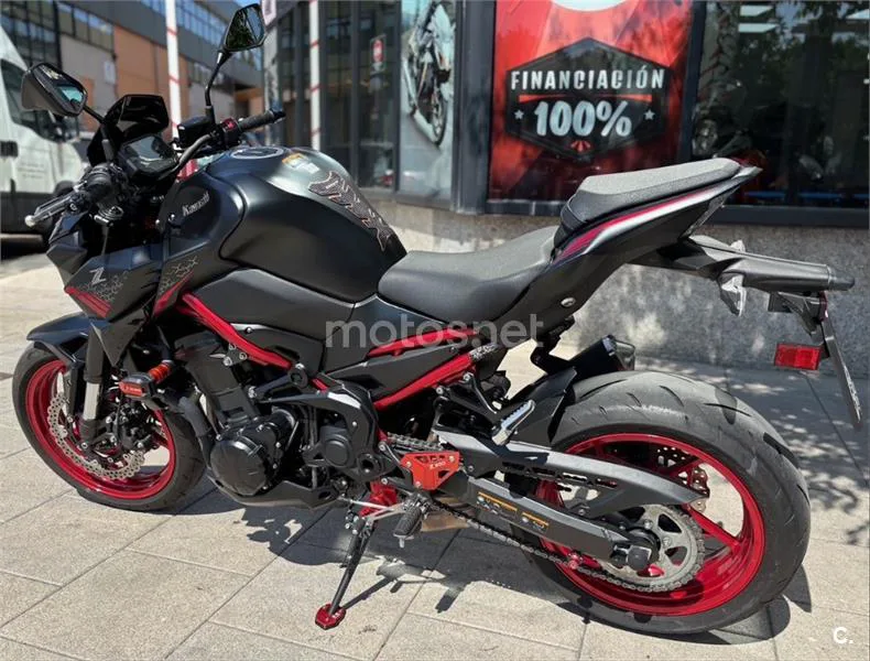 Kawasaki Z900 – Vista 11